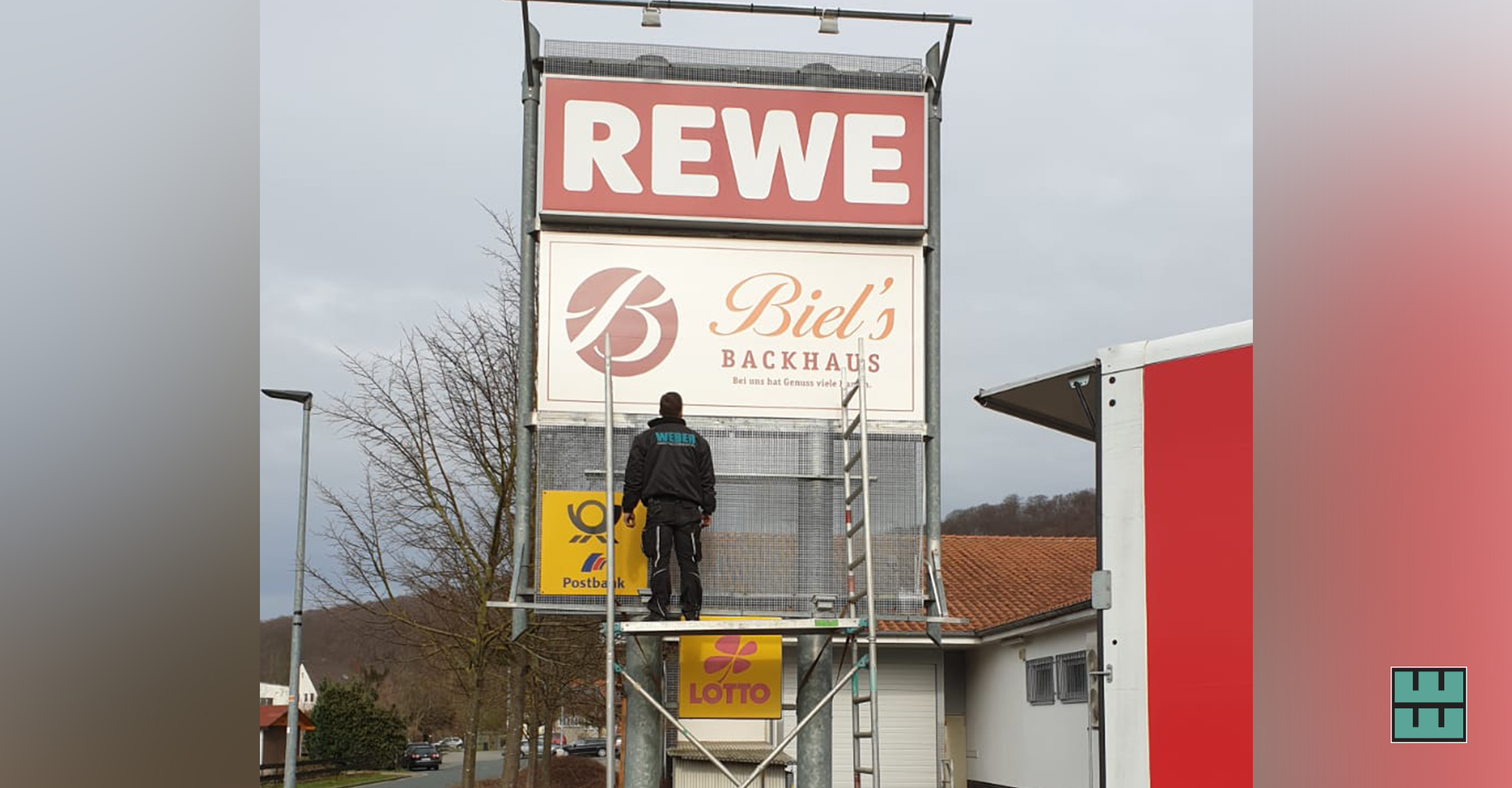 Ein neues Schild für Biel's Backhaus hängt seit kurzem in Kreiensen.