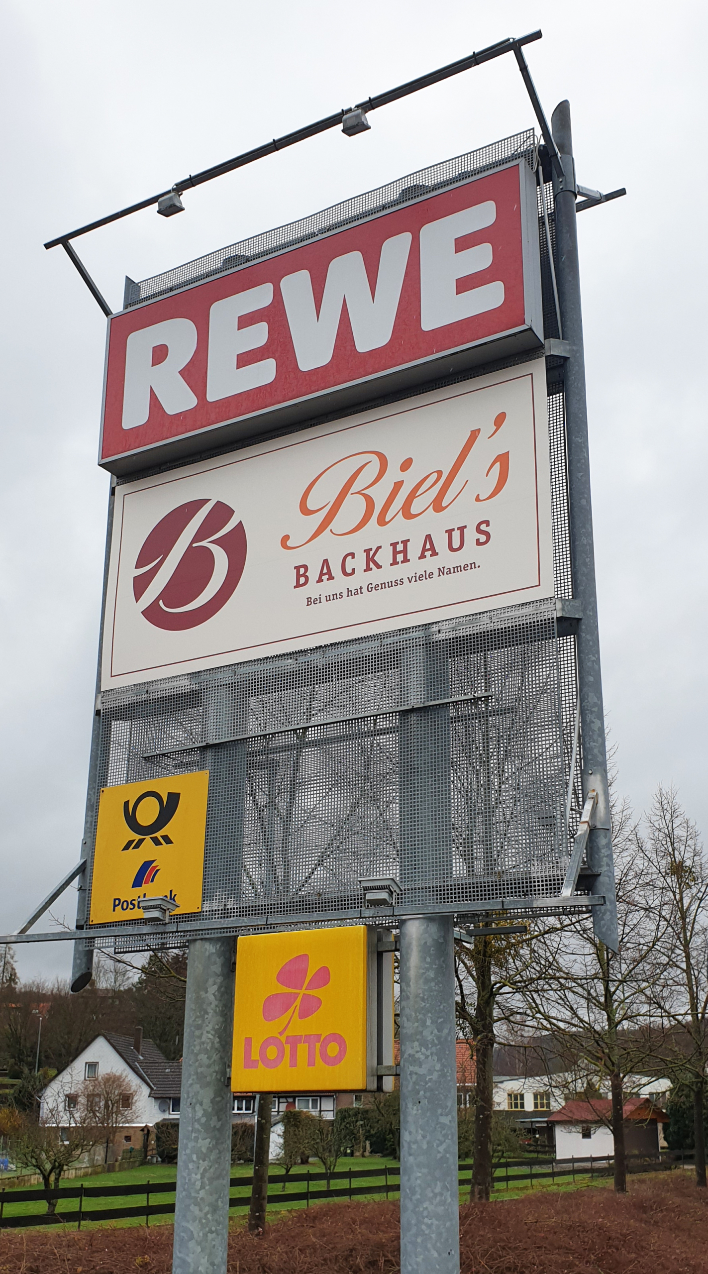 Neues Schild für.Biel's Backhaus Kreiensen von der Weber Werbung aus Delligsen bei Hannover