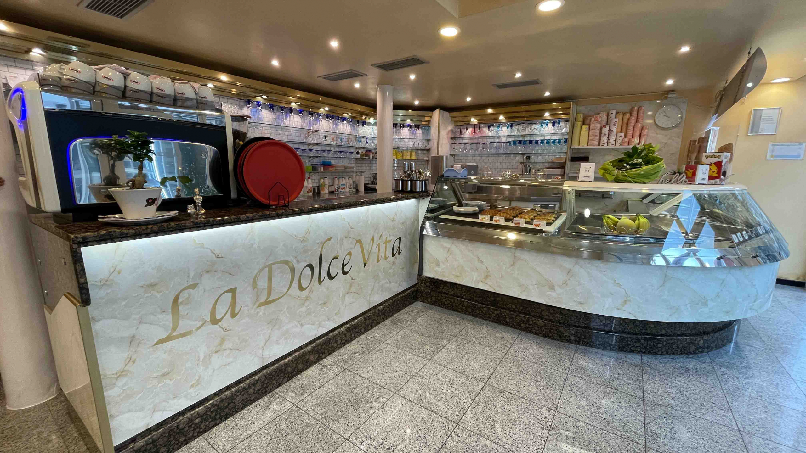 Tresenbeklebung für das Eiscafé La Dolce Vita in Alfeld